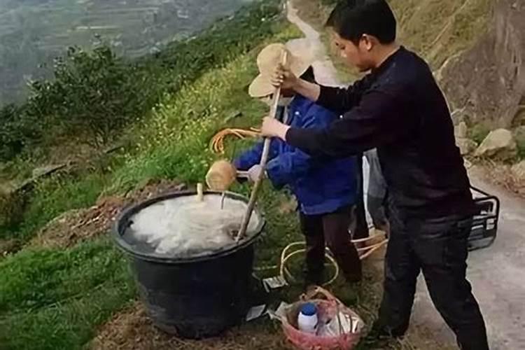 肥料施在地里不溶解,究竟是地的原因还是肥料的