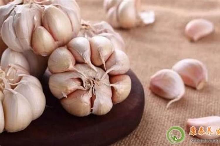 大蒜用什么肥料好？