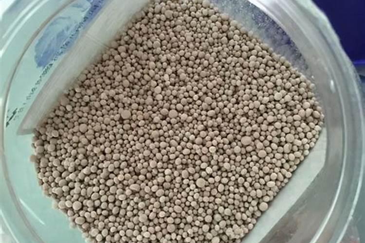尿素喷叶面肥的用量