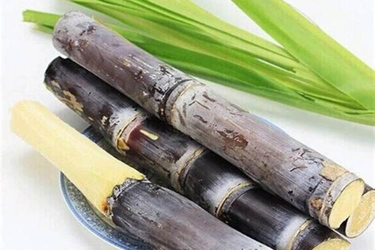 专家们,黑皮甘蔗培大土后怎样施肥？是施穴好？还是打水肥好？