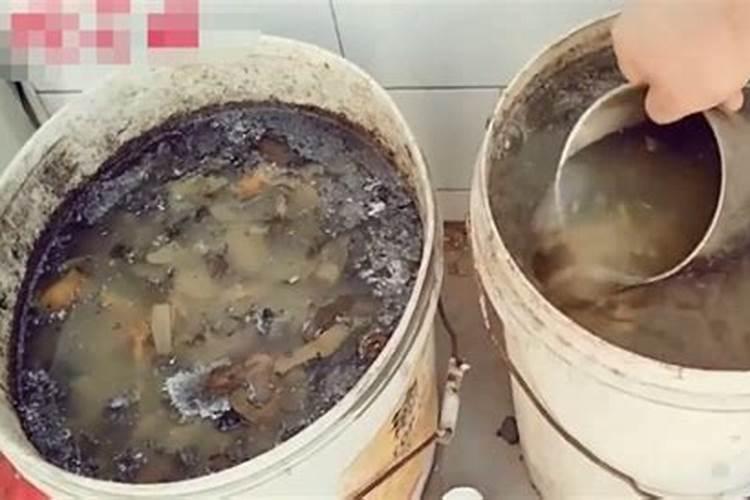 大蒜浇第一遍冲什么肥