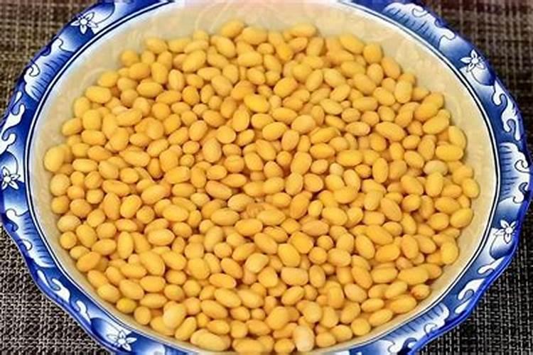 大豆开花时期什么时间打药最好？