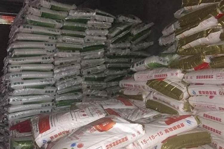 有关化肥的探究题:(1)碳酸氢铵是一种化肥,生产厂家有下面的使用说明...