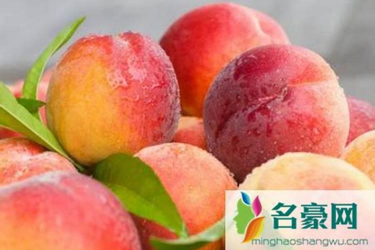 桃子在采摘前多长时间施钾肥？