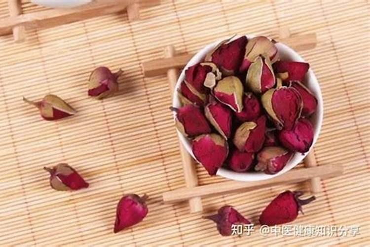 月季施肥和打药要错开时间吗