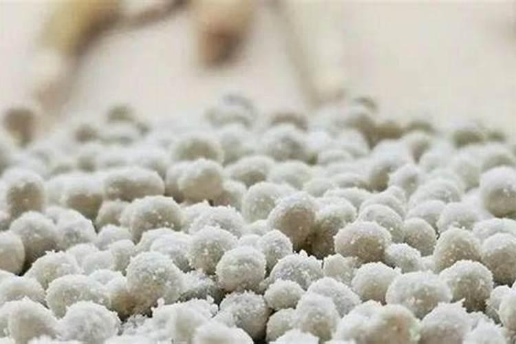 复合肥养花是兑水用好还是埋进土里效果好？