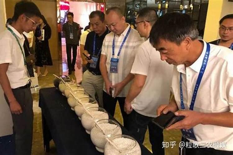中国航母辽宁号日消费大约多少