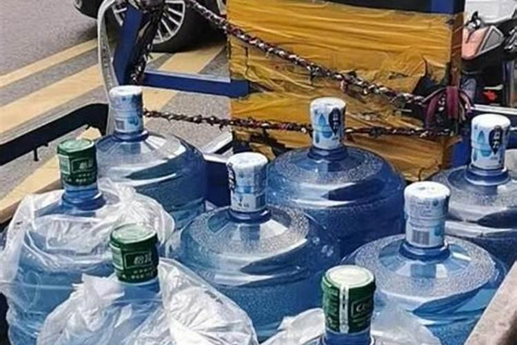 最大桶的水溶肥装多少斤水