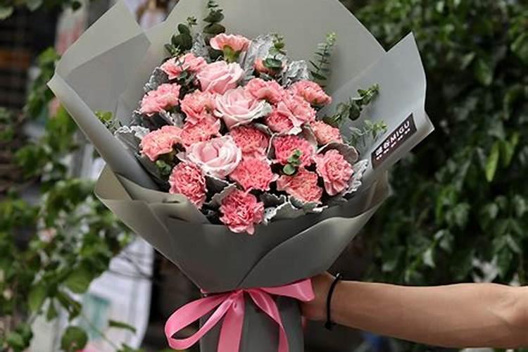 花土里白色石块是什么