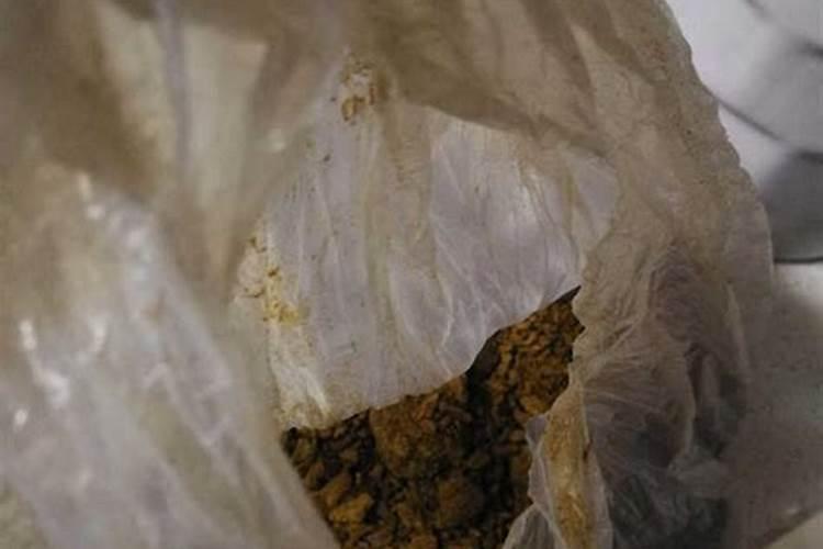 各位专家,菜籽饼可以施在西瓜地里吗？有什么效果