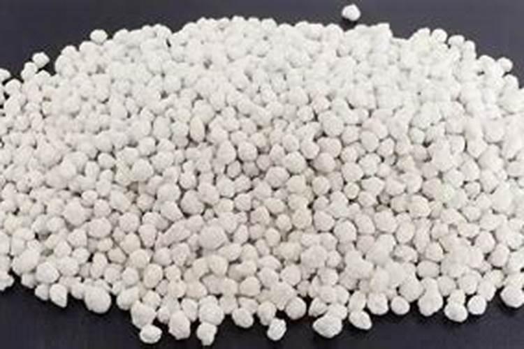 棉花每个生长周期的施肥方案 施肥用一铵还是用二铵