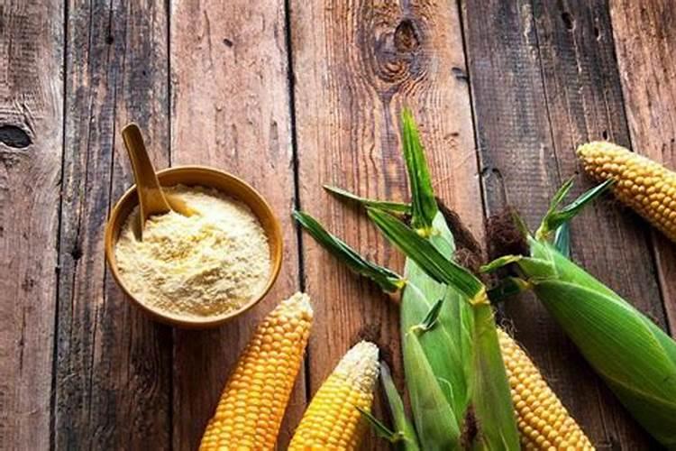 让玉米秸秆粗壮喷施什么叶面肥？