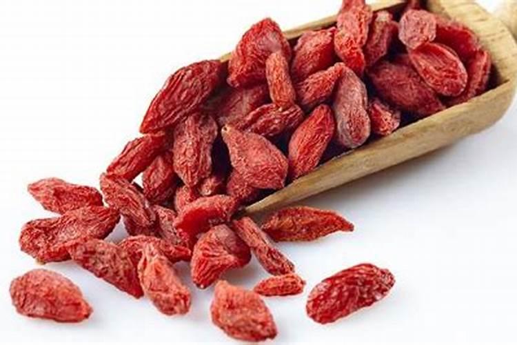 瓜果蔬菜喷叶面肥有什么好处