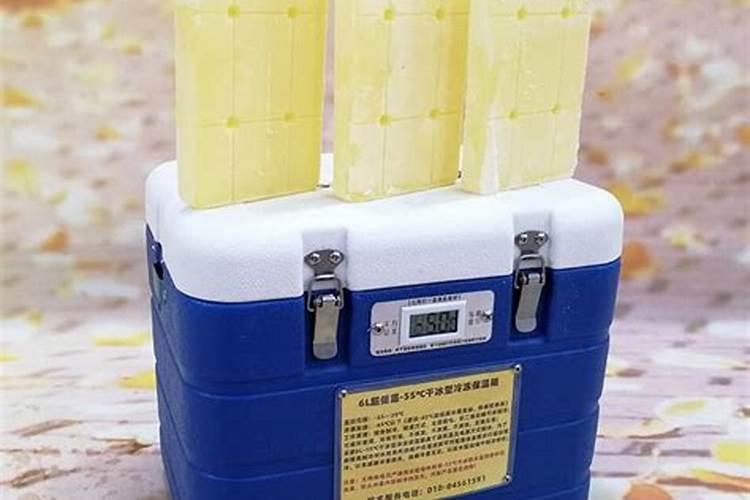 人工草坪多少钱一平方？麻烦报个价。