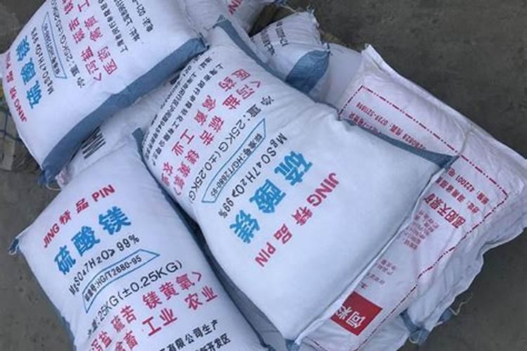 黄花菜开花期想要施肥,应该怎么施肥呢？