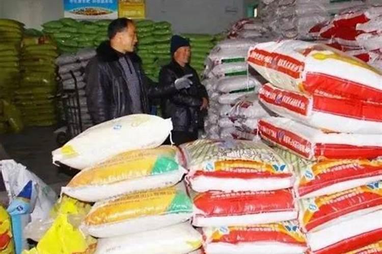 农民为什么重视有机肥施用？微生物如何修复土壤结构？