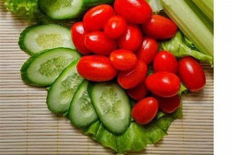 大棚西红柿定植后什么时候开始喷叶面肥？