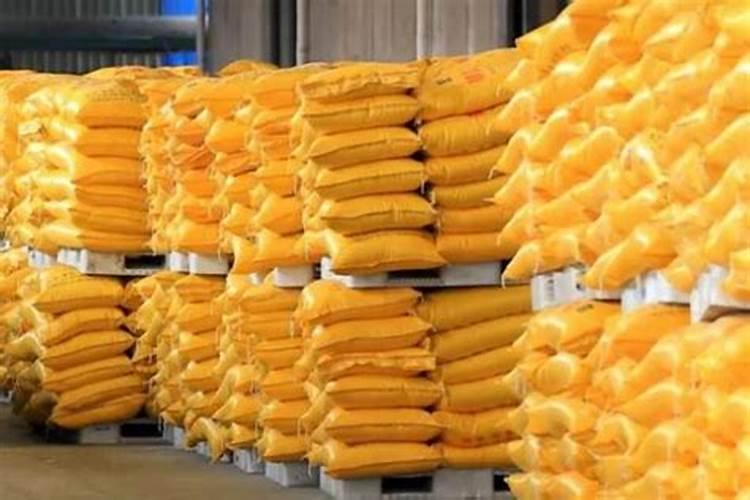 禾苗泛黄用什么肥料