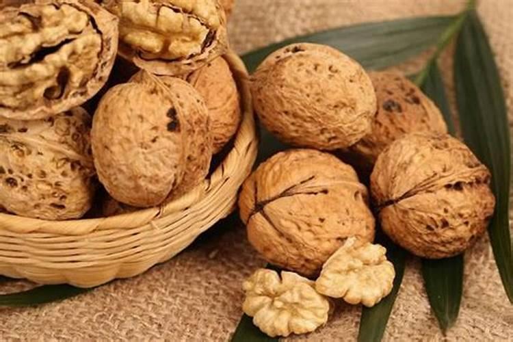 种植核桃的时候,想要高产施什么肥料比较好？