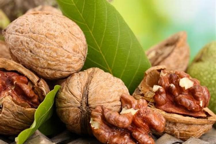 果树使用什么肥料方可使果子变得又大又甜？