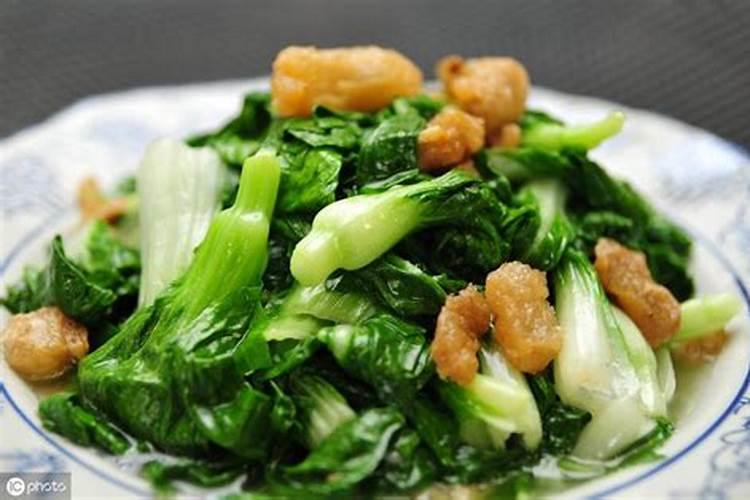 青菜在秋天种植的时候该怎么去施肥？一般施什么肥料？多久需要施肥一次...