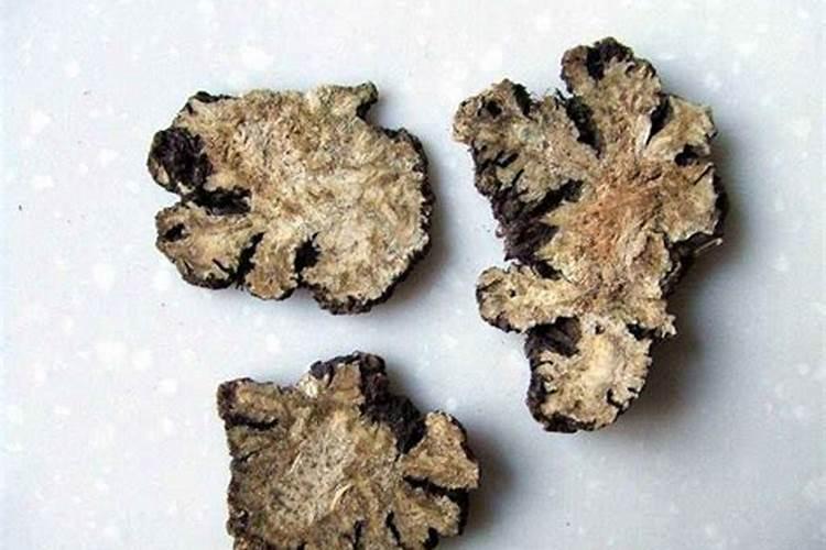 种植川芎怎样施肥浇水？