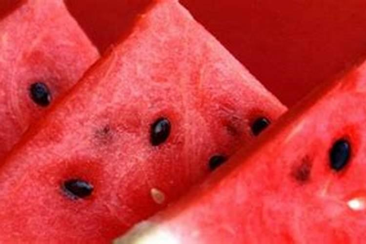 平衡肥。高钾肥钙肥分别在西瓜什么时期冲施？