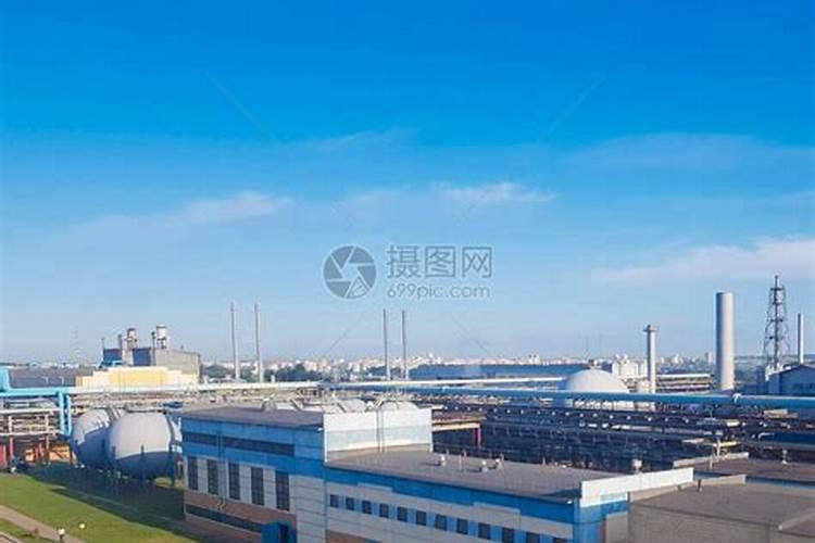 小区绿化头年种植的苗木第二年施什么肥。有地被有乔灌木。想提高成活率...
