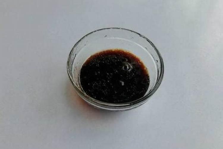 茶花春天发芽可以施肥麻酱渣泡水肥吗？