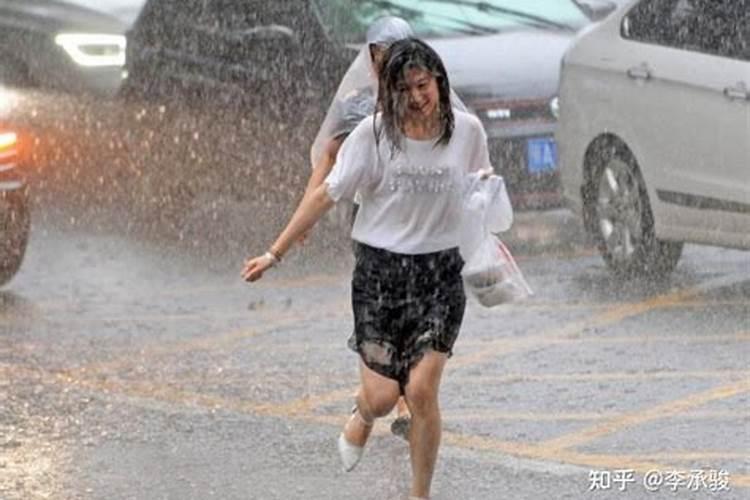为什么说雷雨发庄稼呢!