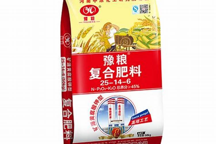 草莓膨果期用什么肥