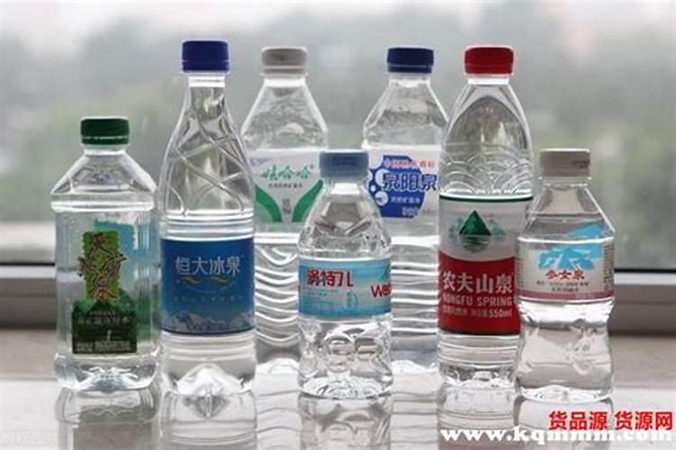 给家里的花浇水的时候,磷酸二氢钾一克需要兑多少水？
