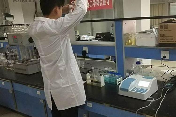爱好养花的人,在生活中用什么肥料可以避免异味、肥害？