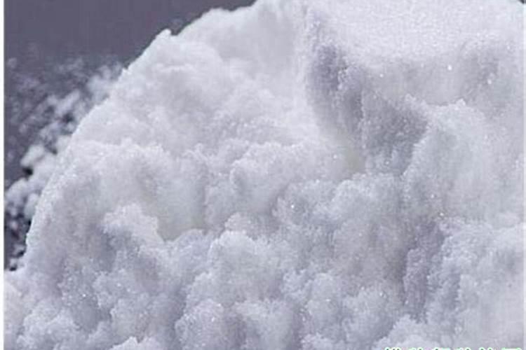 玉米冲施碳酸氢铵好还是尿素好？