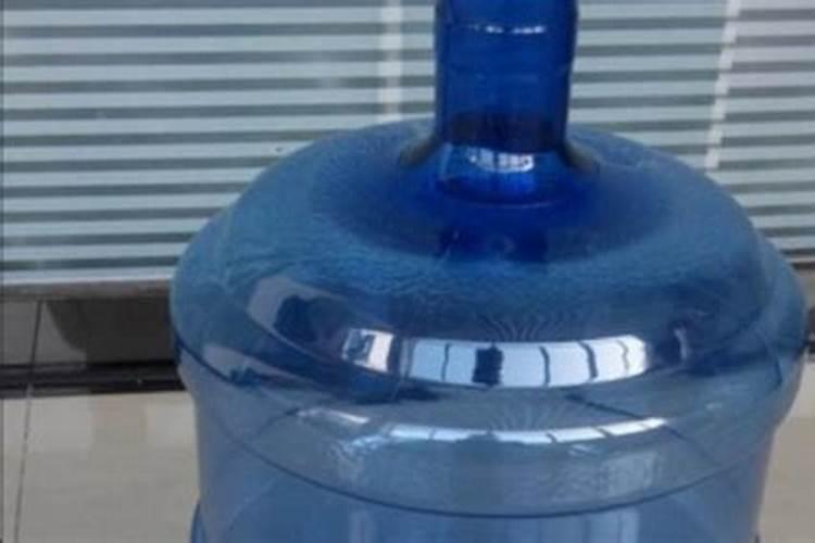 三十斤水放多少磷酸二氢钾合适