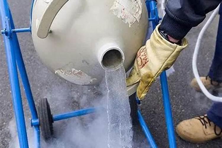 大树生根液和液体氮肥的区别