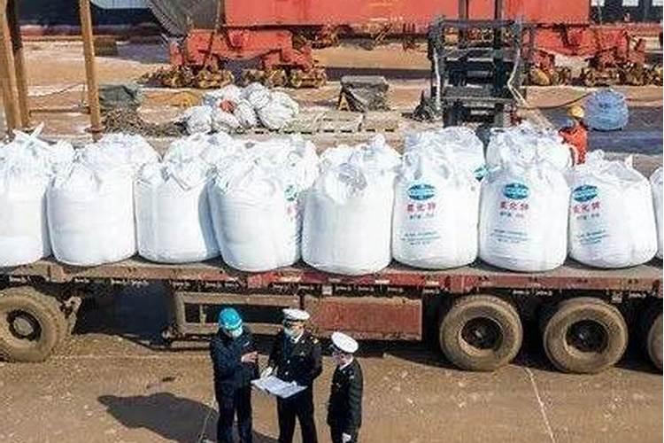 小树苗打完叶面肥20个小时后浇水可以不？