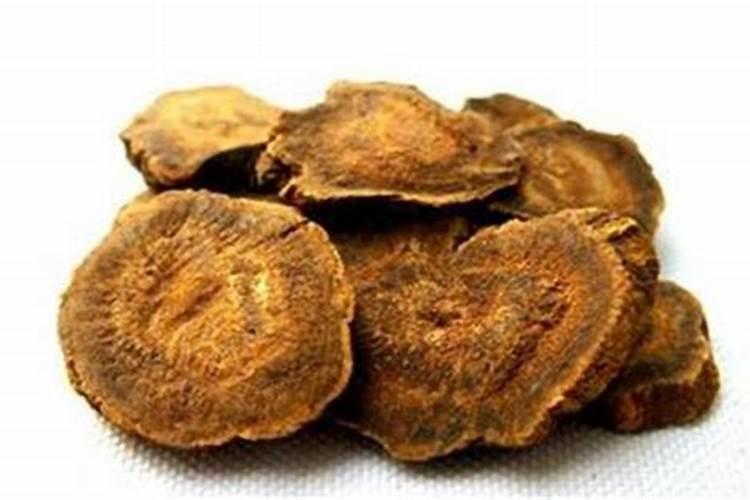 大黄载培和大田管理移栽后追什么肥料合适,尿素能用吗？