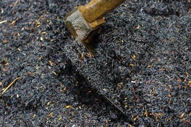 草木灰种蔬菜怎么配施化肥？