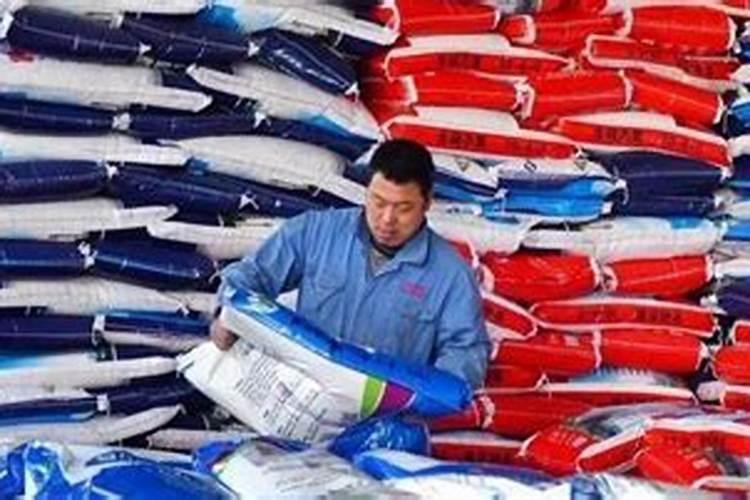 化肥价格走高,动物粪便成了“抢手货”!化肥还要涨多久？