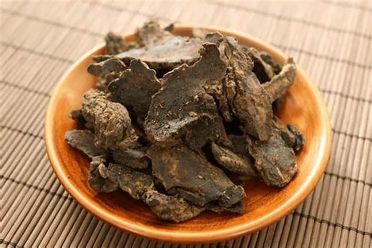 中药材地黄一次冲施多少肥料合适？地黄壮根叶面肥厂家哪家好？