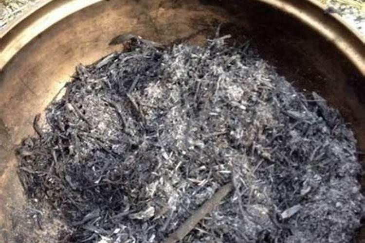 草木灰烧成什么程度最好 在家怎么自制草木灰
