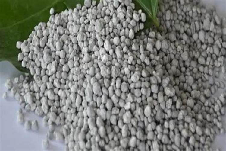 过磷酸钙能和复合肥一起用吗 过磷酸钙和复合肥能在一起吗